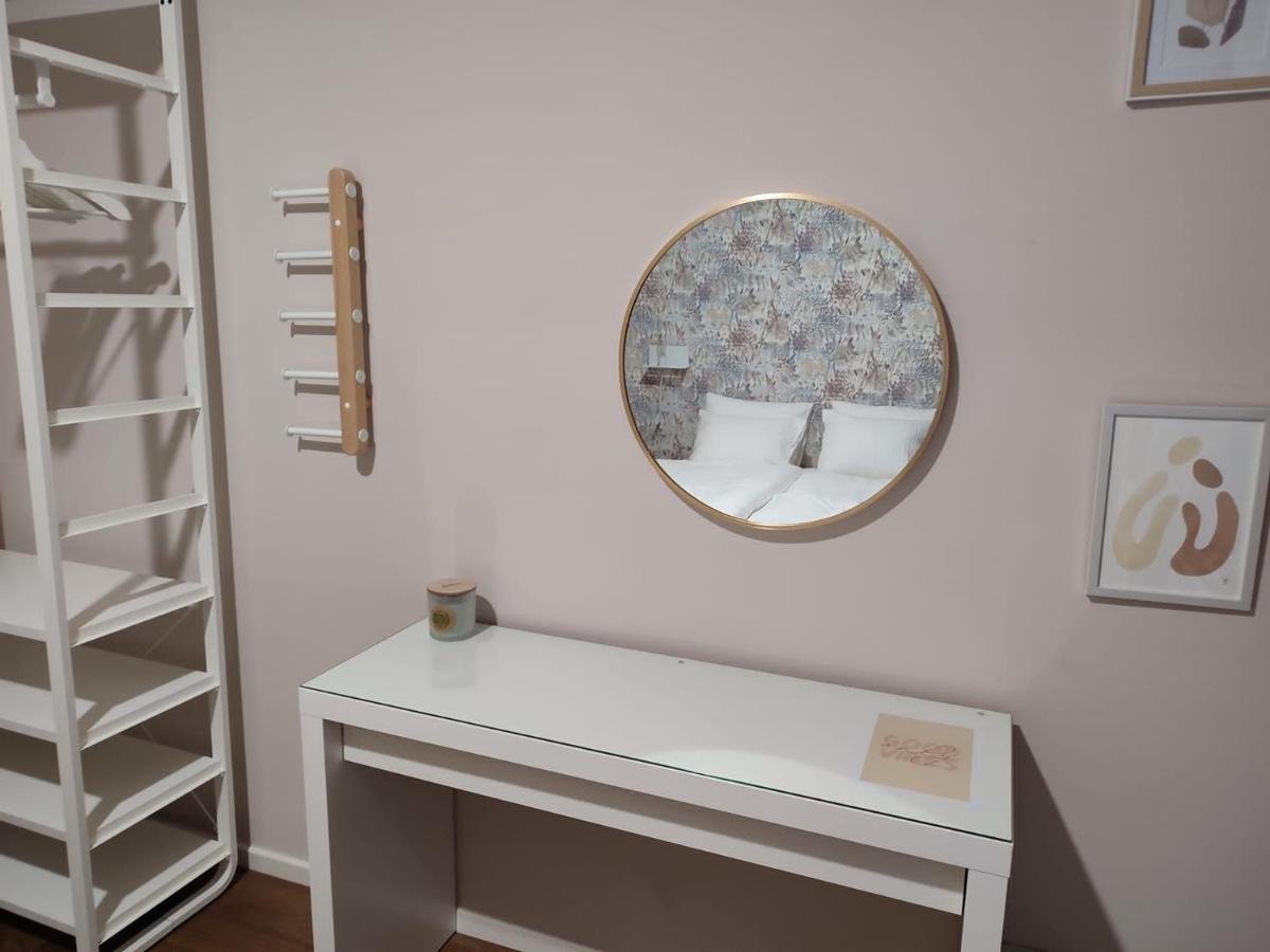 Leeuwerik Studio Apartment Antwerp Exterior photo